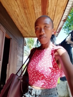 Angelica's profile, a single 28-year-old a woman in Sambava