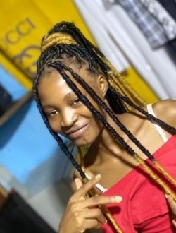 Constie's profile, a single 21-year-old a woman in Yaoundé