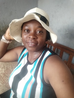Eva's profile, a single 42-year-old a woman in Yaoundé