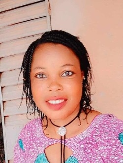 Marianne's profile, a single 36-year-old a woman in 1200 Logements