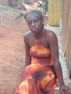 Blanche's profile, a single 22-year-old a woman in Yaoundé