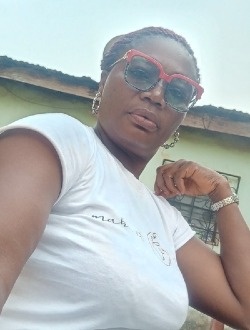 Geneviève's profile, a single 47-year-old a woman in Yaoundé