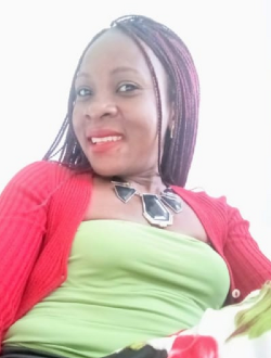 Lumière's profile, a single 44-year-old a woman in Achouka