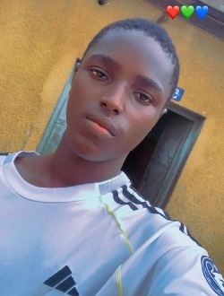 Nouh's profile, a single 20-year-old a man in Abidjan