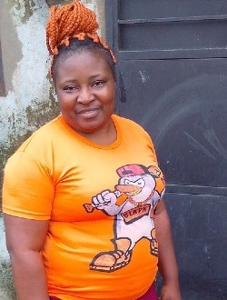 Mira's profile, a single 34-year-old a woman in Douala