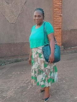 Béatrice's profile, a single 50-year-old a woman in Abam