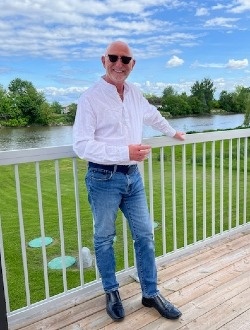 Alain's profile, a single 67-year-old a man in Québec