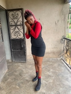 Nadia's profile, a single 34-year-old a woman in Douala