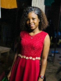 Bassira's profile, a single 26-year-old a woman in 1200 Logements