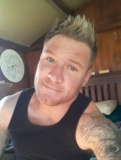 Dewet's profile, a single 37-year-old a man in Springs