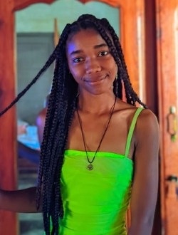 Angela's profile, a single 22-year-old a woman in 67 Ha