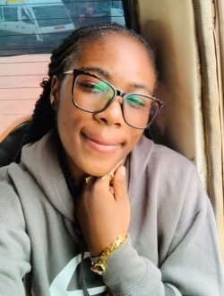 Gabrielle's profile, a single 20-year-old a woman in Yaoundé