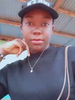 Leslie's profile, a single 20-year-old a woman in Yaoundé