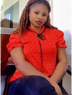 Lina's profile, a single 29-year-old a woman in Conakry