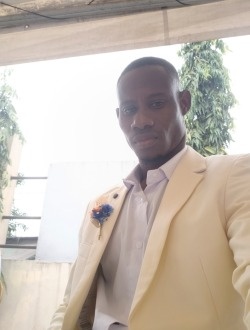 Isaac's profile, a single 26-year-old a man in Abidjan