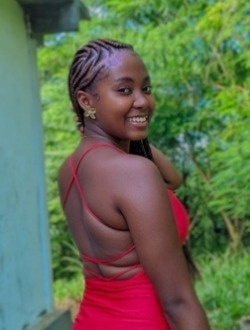 Brenda's profile, a single 21-year-old a woman in Antalaha