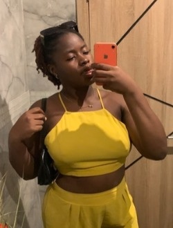 Mi's profile, a single 21-year-old a woman in Douala