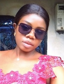 Loraine's profile, a single 35-year-old a woman in Ébolowa