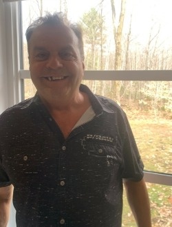 Guy's profile, a single 65-year-old a man in Mascouche