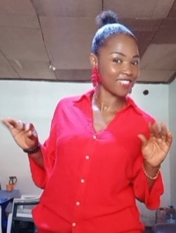 Erna's profile, a single 36-year-old a woman in Deido
