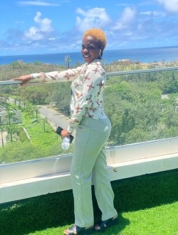 Ambre's profile, a single 28-year-old a woman in Dakar