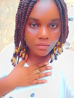 Linda's profile, a single 29-year-old a woman in Abidjan