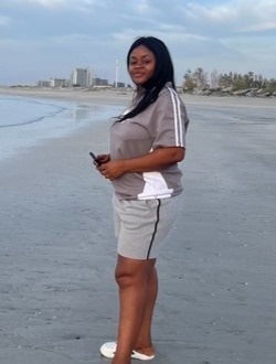 Marie's profile, a single 41-year-old a woman in Douala