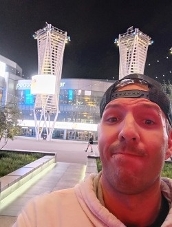 Scot's profile, a single 37-year-old a man in Redmond