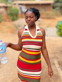 Francoise's profile, a single 24-year-old a woman in Nkométou II