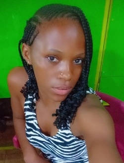 Lydie's profile, a single 27-year-old a woman in Douala
