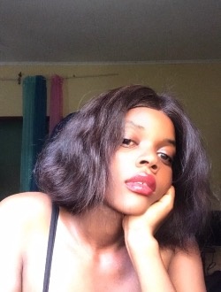 Belkhalis's profile, a single 22-year-old a woman in Douala