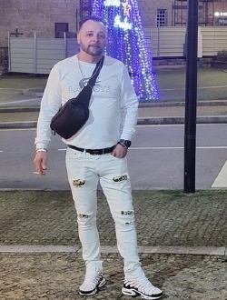 Victor's profile, a single 47-year-old a man in Strasbourg
