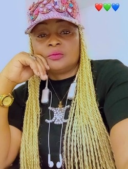 Eva's profile, a single 48-year-old a woman in Abé