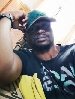Brad's profile, a single 38-year-old a man in N'Djamena