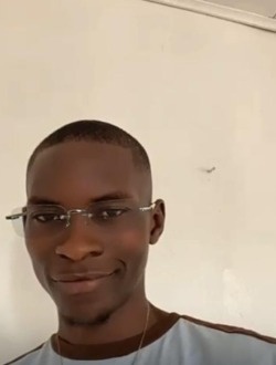 Oscar's profile, a single 27-year-old a man in Bonanjo