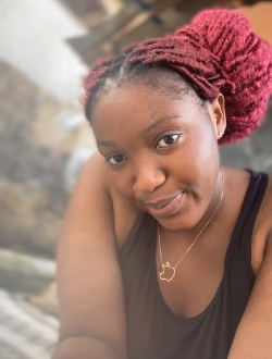 Falonne's profile, a single 23-year-old a woman in Douala