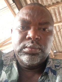 Raphaël's profile, a single 49-year-old a man in Douala
