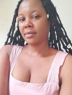 Muriel's profile, a single 32-year-old a woman in Abang