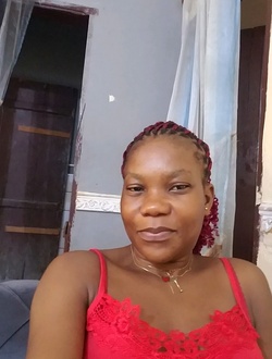 Solange's profile, a single 36-year-old a woman in Douala