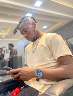 Lawrence's profile, a single 25-year-old a man in Texas City
