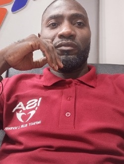Max's profile, a single 38-year-old a man in Douala