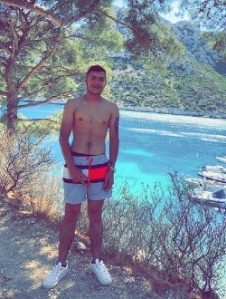 Bryan's profile, a single 27-year-old a man in Limoges