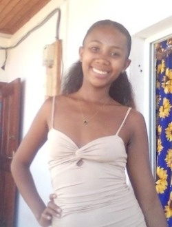 Saelah's profile, a single 23-year-old a woman in 1ER Arrondissement