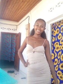 Saelah's profile, a single 23-year-old a woman in 1ER Arrondissement