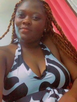 Félicite Prudence's profile, a single 18-year-old a woman in Yaoundé