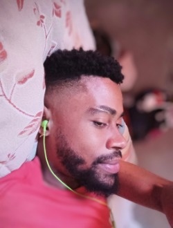 Carl Anderson's profile, a single 26-year-old a man in Anba Lenbe