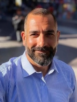 Nathan's profile, a single 43-year-old a man in New York