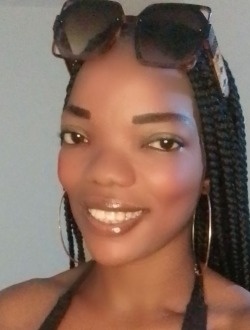 Jiji's profile, a single 33-year-old a woman in Lomé
