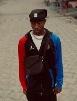 Slaï's profile, a single 20-year-old a man in Douala