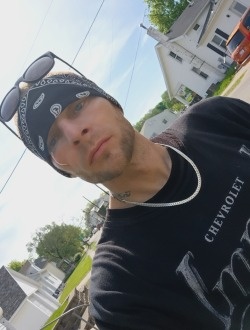 Dustin's profile, a single 40-year-old a man in Muscatine